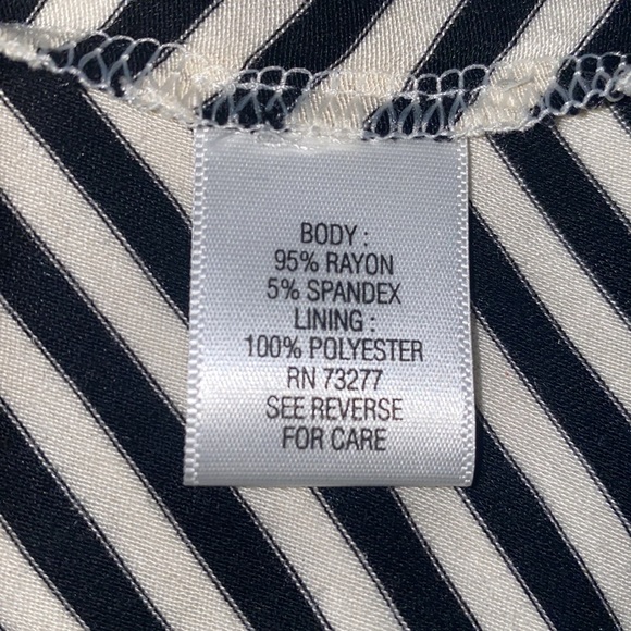 Black and white striped dress - Picture 9 of 9